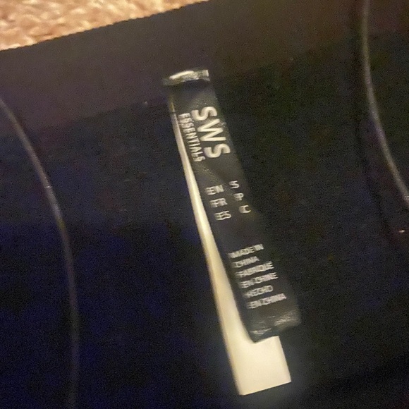 Black crop top - Picture 3 of 3